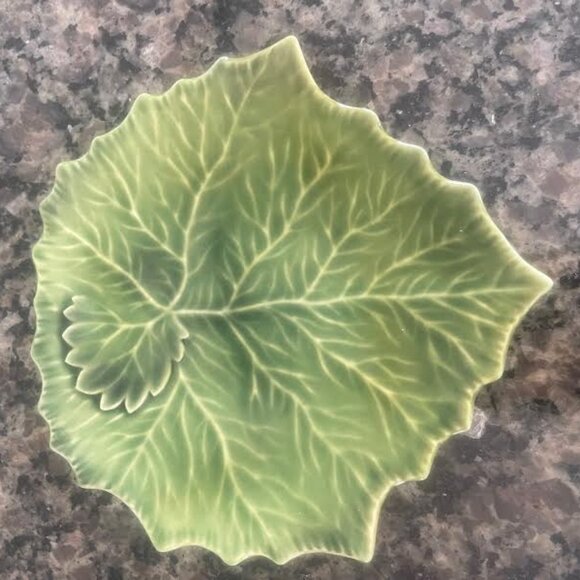 Williams Sonoma Set of 4 Leaf Plates Made in Italy - Picture 2 of 13